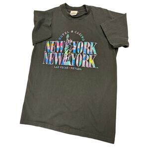 SKU 2117 Vintage New York New York Hotel & Casino Las Vegas T-Shirt Size Medium